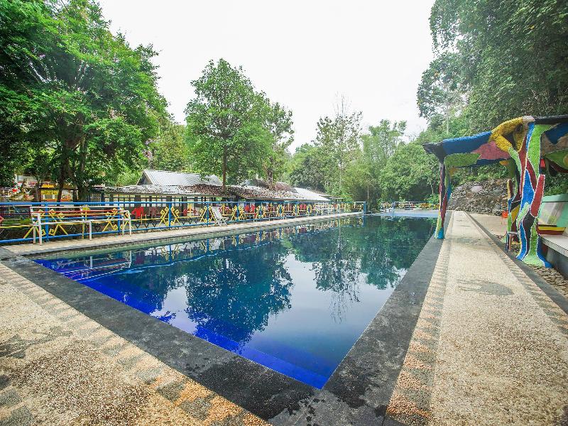 OYO 89999 Hotel Bumi Kedaton Resort - Havuz