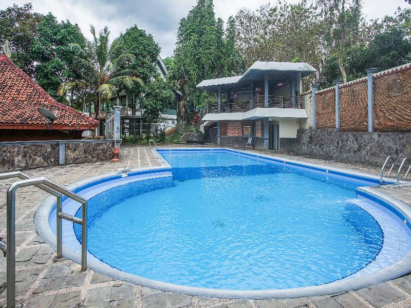 OYO 89999 Hotel Bumi Kedaton Resort - Havuz