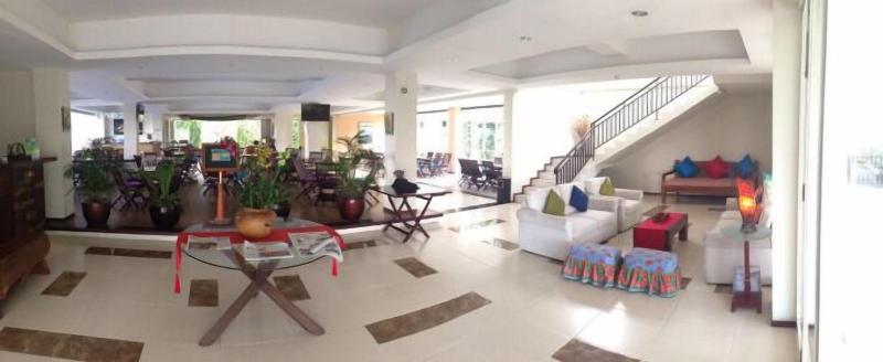 Casa Monte Rosa Hotel Ciloto Puncak - Lobi
