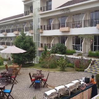 Casa Monte Rosa Hotel Ciloto Puncak fotoÄŸrafÄ±