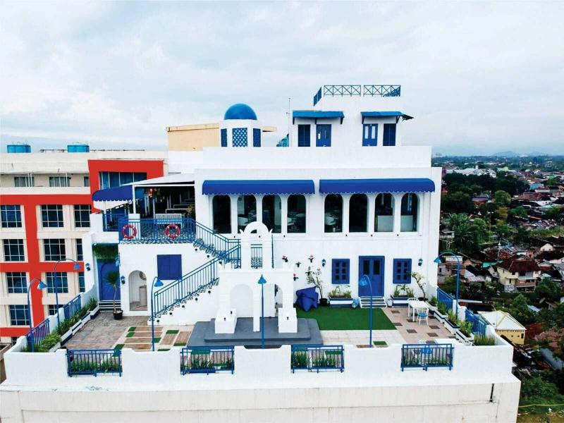 Cavinton Hotel Yogyakarta by Tritama Hospitality - Bar