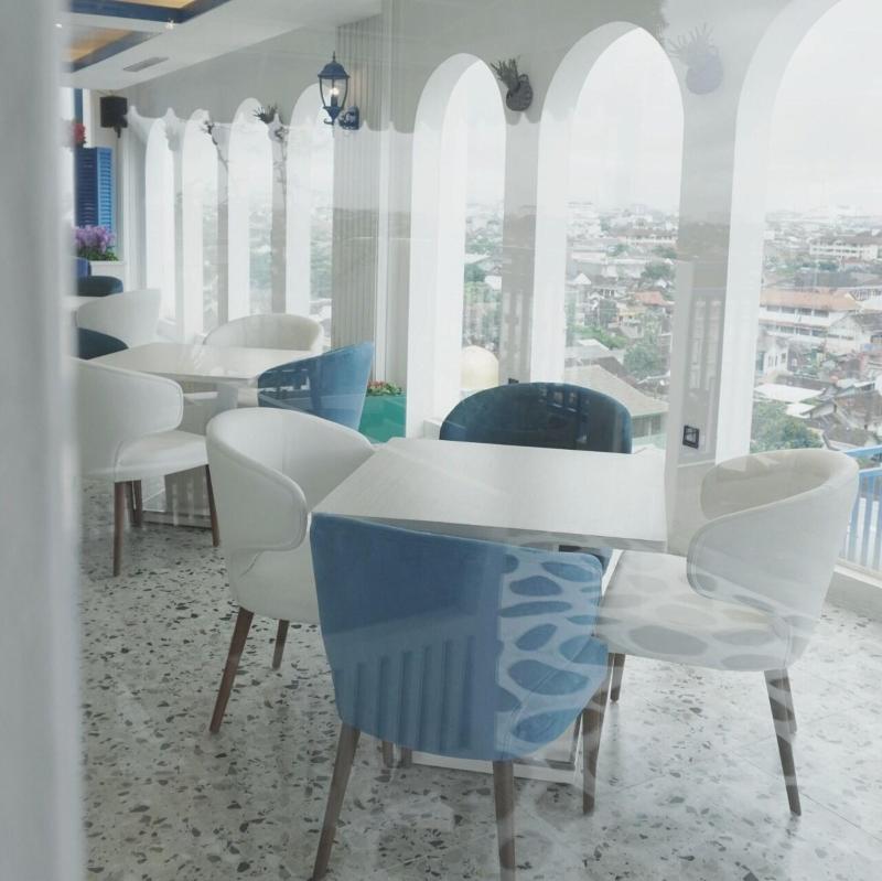 Cavinton Hotel Yogyakarta by Tritama Hospitality - Bar