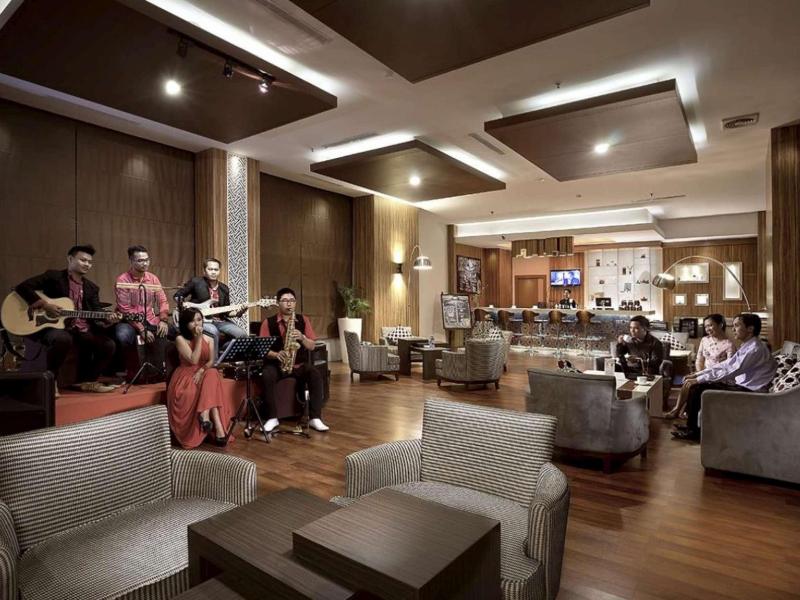 Cavinton Hotel Yogyakarta by Tritama Hospitality - Lobi