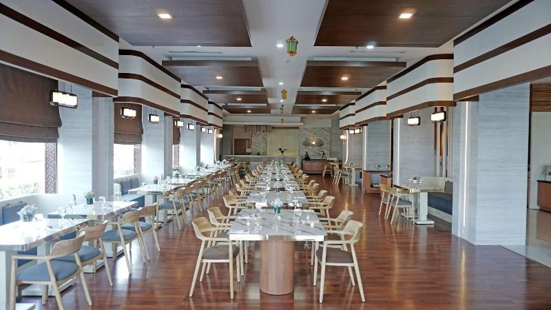 Cavinton Hotel Yogyakarta by Tritama Hospitality - Restoran