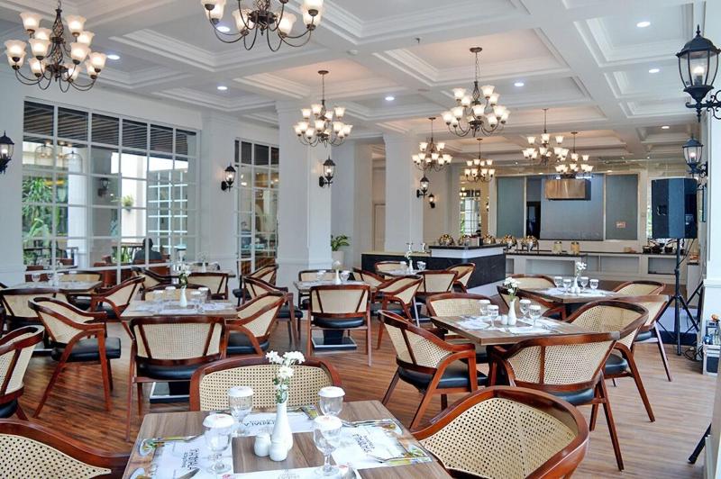 Cavinton Hotel Yogyakarta by Tritama Hospitality - Restoran