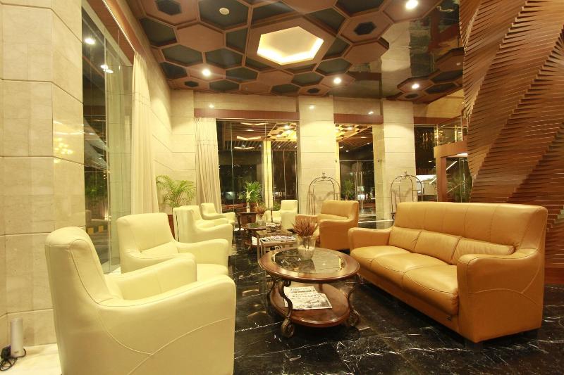 FOX HOTEL NAGOYA BATAM - Lobi