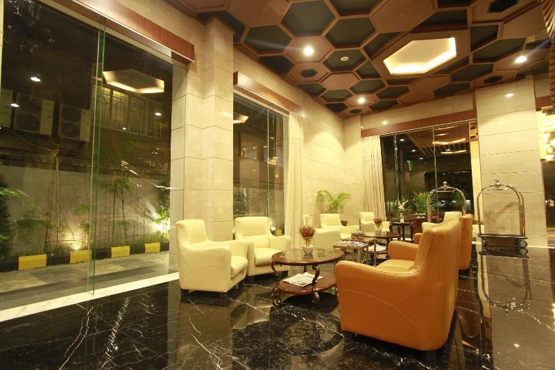 FOX HOTEL NAGOYA BATAM - Lobi