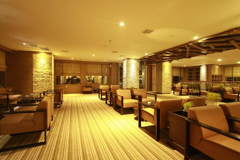 FOX HOTEL NAGOYA BATAM - Lobi