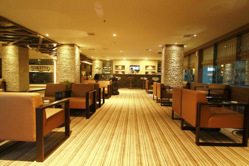FOX HOTEL NAGOYA BATAM - Lobi