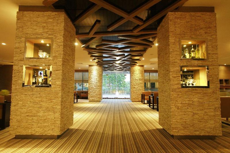 FOX HOTEL NAGOYA BATAM - Lobi