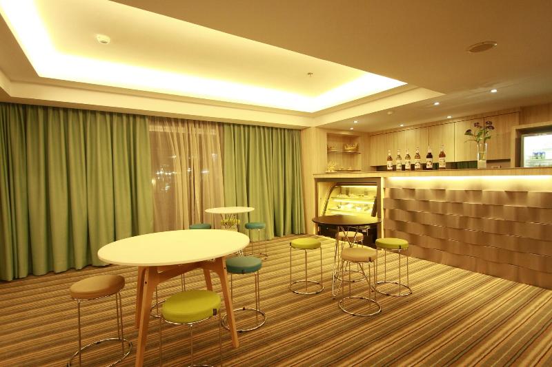 FOX HOTEL NAGOYA BATAM - Lobi