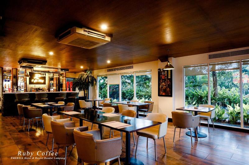 Emersia Hotel & Resort - Bar