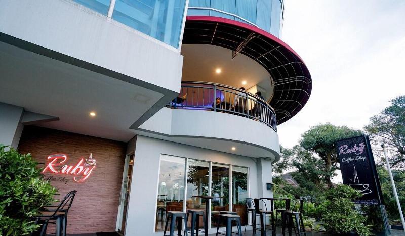 Emersia Hotel & Resort - Bar
