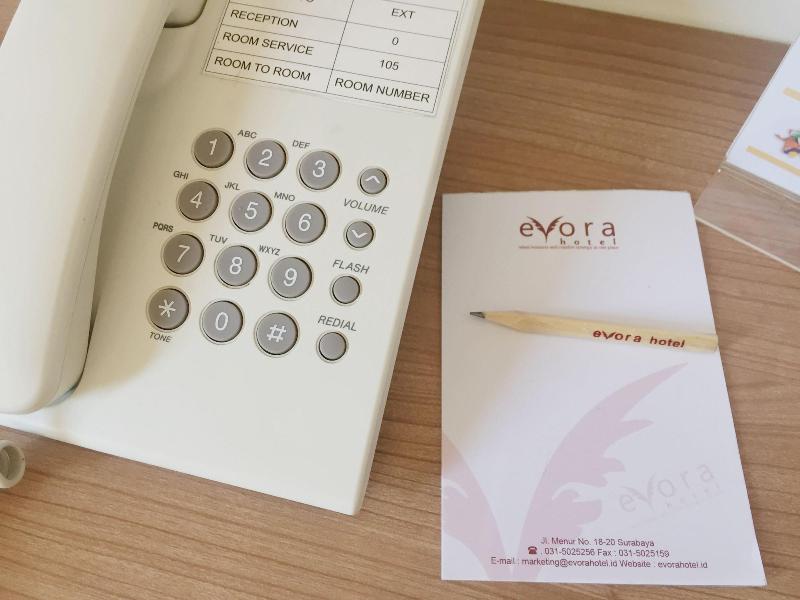 Evora Hotel Surabaya - Oda