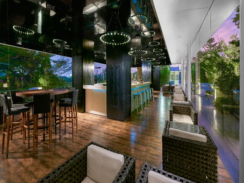 FM7 Resort Hotel Tangerang - Restoran