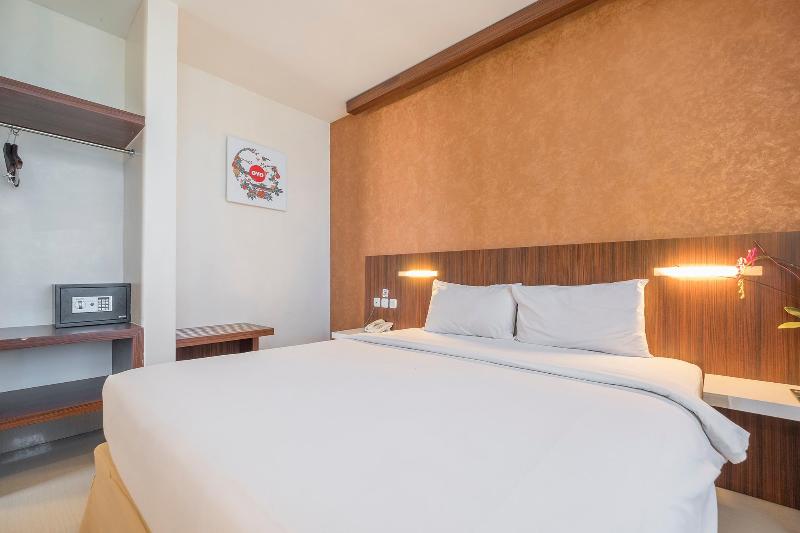 Grand Celino Makassar - Oda