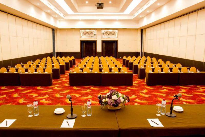Grand Clarion Kendari - Toplantı