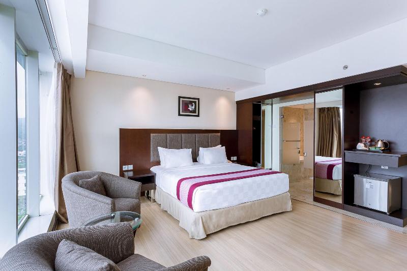 Grand Clarion Kendari - Oda