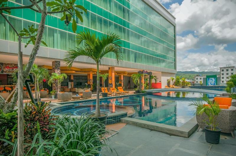 Grand Clarion Kendari - Havuz