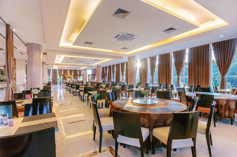 Grand Clarion Kendari - Restoran