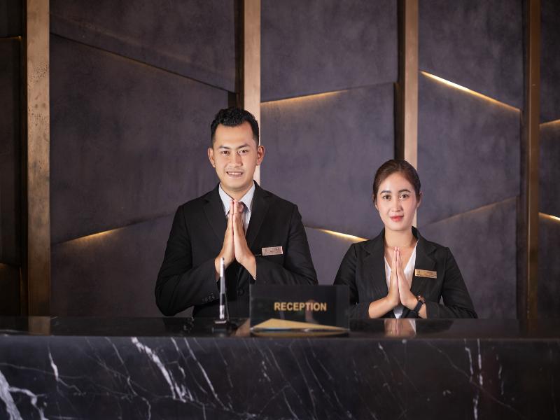 Grand Edge Hotel Semarang - Lobi