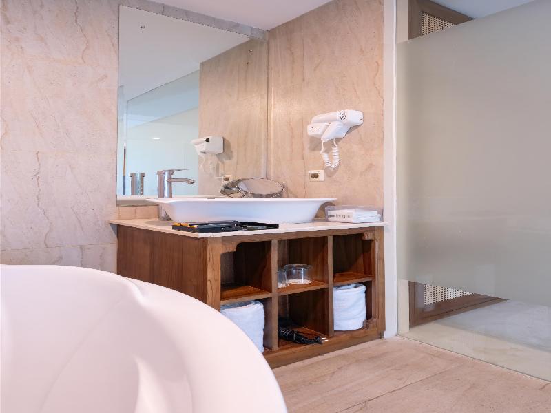 Grand Edge Hotel Semarang - Oda