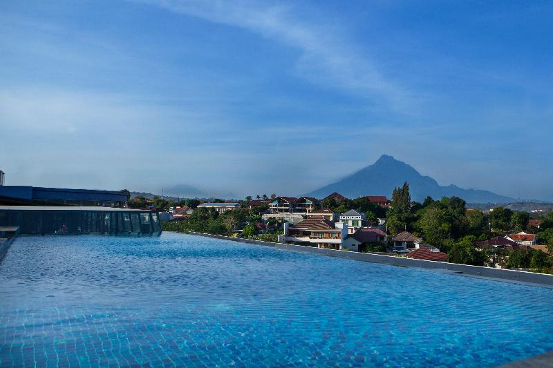 Grand Edge Hotel Semarang - Havuz