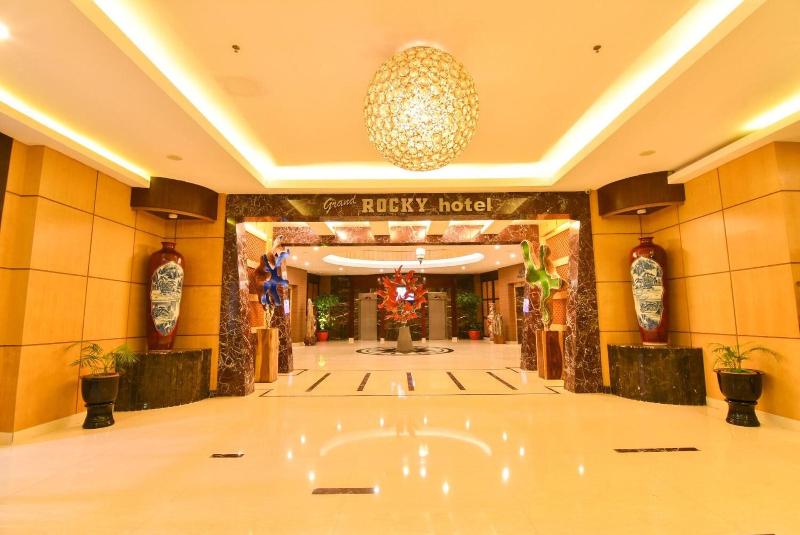 Grand Rocky Bukittinggi - Lobi