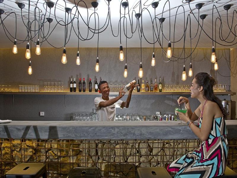 Grand Zuri Kuta Bali - Bar