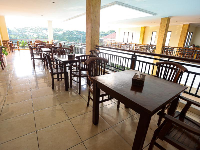 HOTEL GRANDE LAMPUNG Powered by Archipelago - Restoran