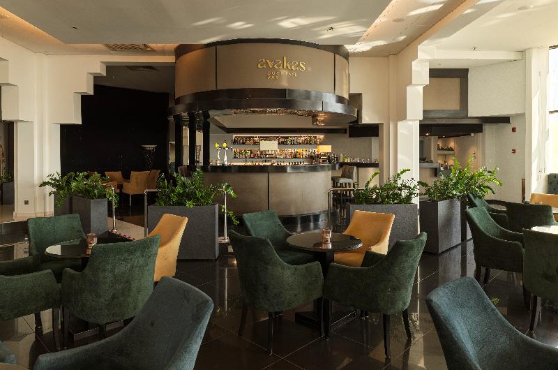 St George Beach Hotel & Spa Resort - Bar