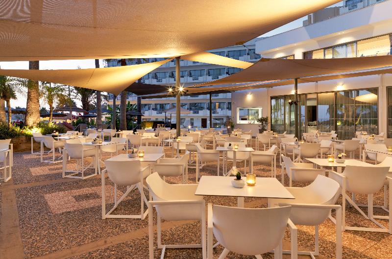 St George Beach Hotel & Spa Resort - Bar