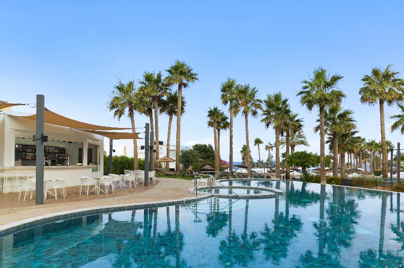 St George Beach Hotel & Spa Resort - Bar
