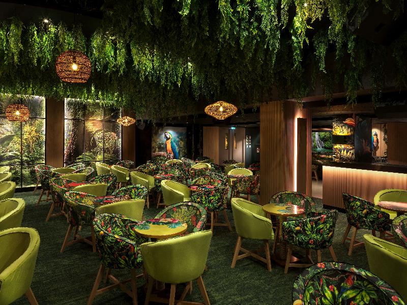 St George Beach Hotel & Spa Resort - Bar