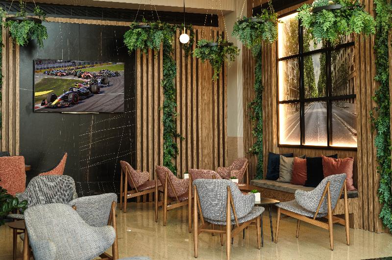 St George Beach Hotel & Spa Resort - Bar