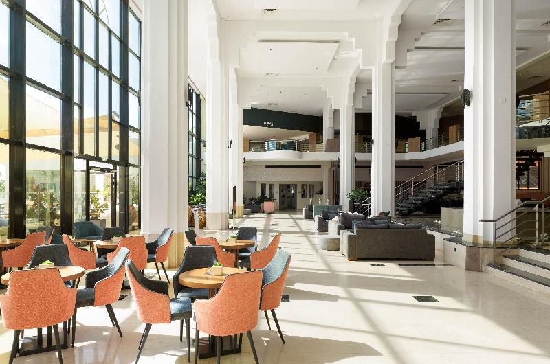 St George Beach Hotel & Spa Resort - Bar