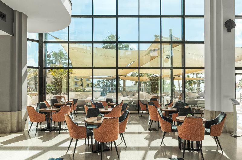 St George Beach Hotel & Spa Resort - Bar