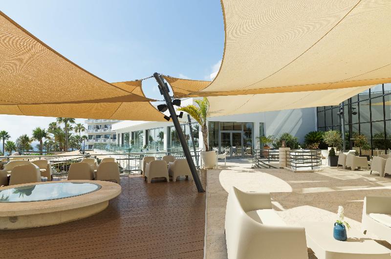 St George Beach Hotel & Spa Resort - Bar
