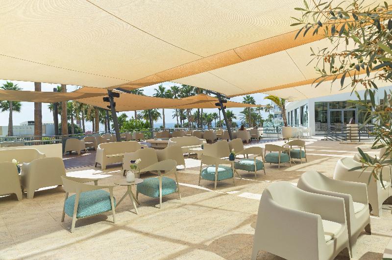 St George Beach Hotel & Spa Resort - Bar