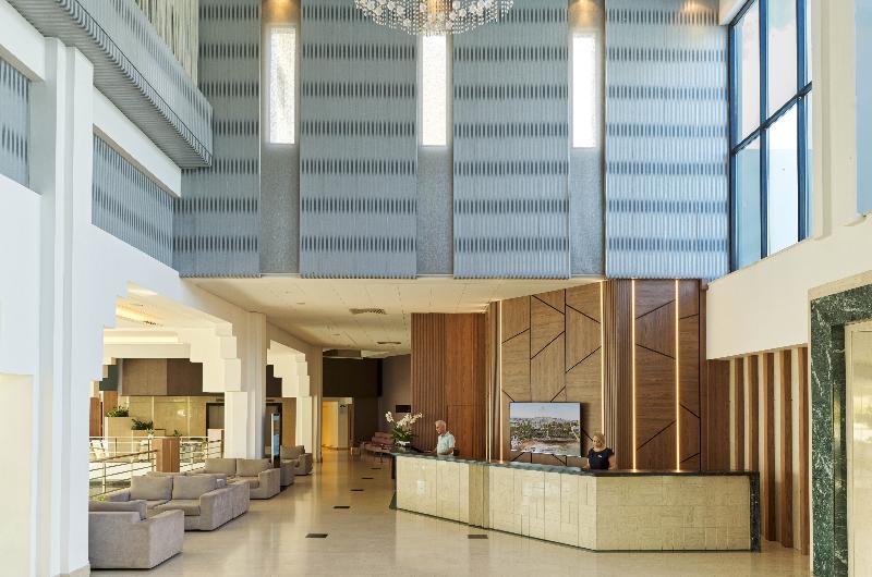 St George Beach Hotel & Spa Resort - Lobi