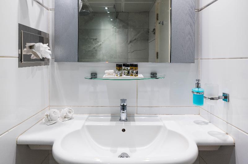 St George Beach Hotel & Spa Resort - Oda