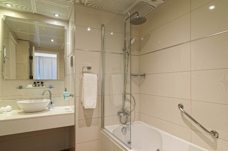 St George Beach Hotel & Spa Resort - Oda