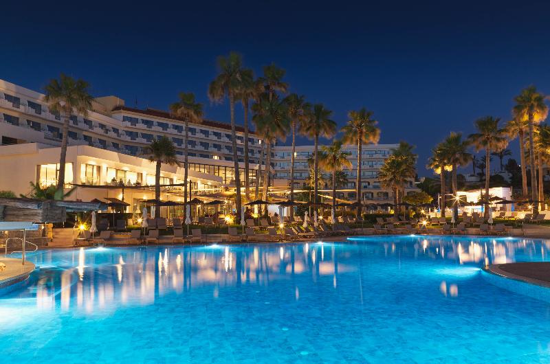 St George Beach Hotel & Spa Resort - Havuz
