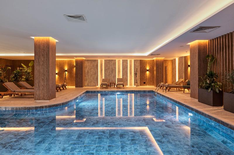 St George Beach Hotel & Spa Resort - Havuz
