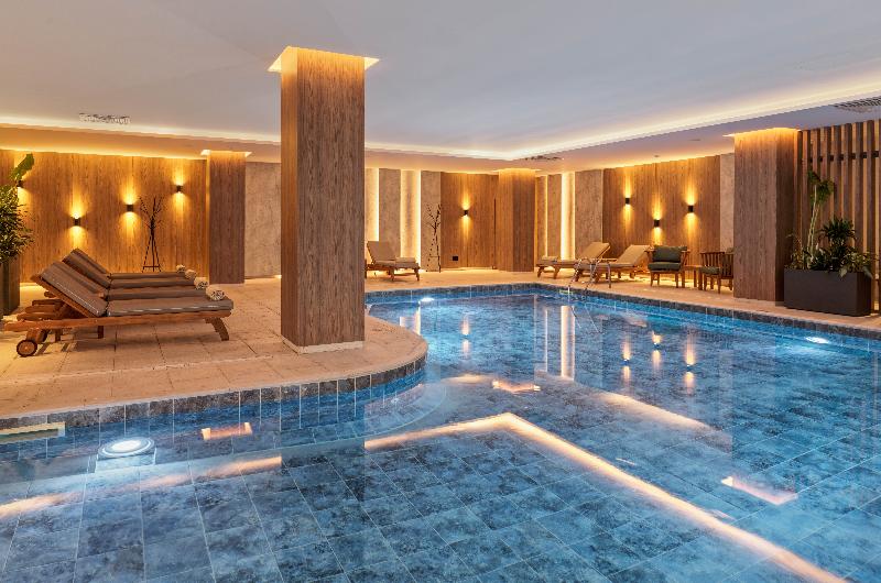 St George Beach Hotel & Spa Resort - Havuz