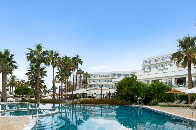 St George Beach Hotel & Spa Resort - Havuz