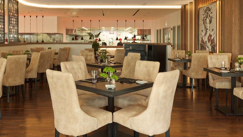 St George Beach Hotel & Spa Resort - Restoran