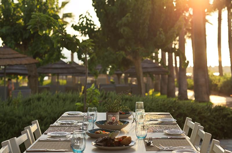 St George Beach Hotel & Spa Resort - Restoran