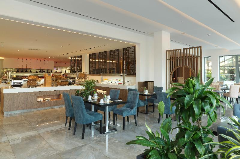 St George Beach Hotel & Spa Resort - Restoran