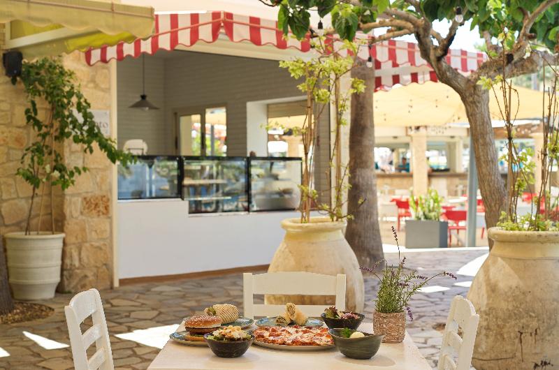 St George Beach Hotel & Spa Resort - Restoran